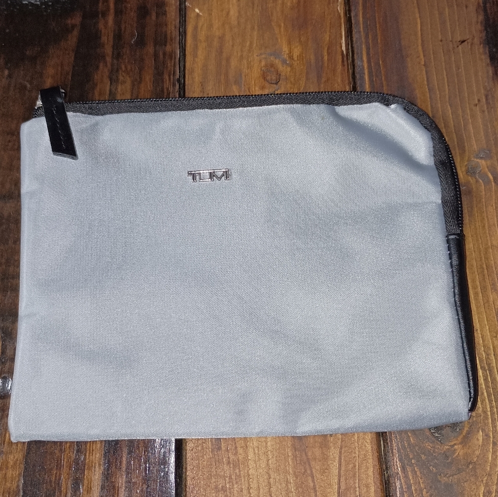 Tumi for Delta Gray Purple Lining Cosmetic Bag